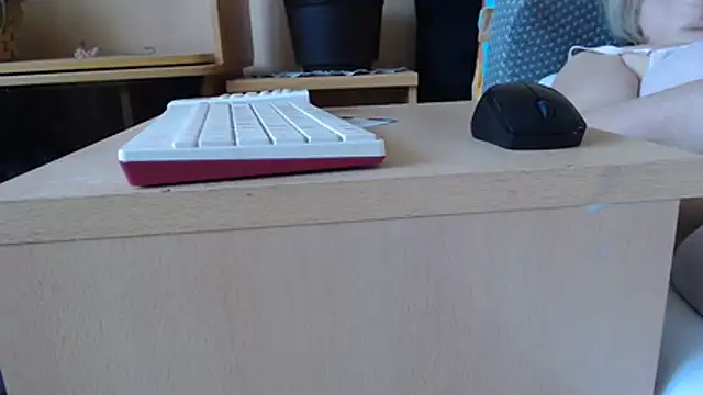 XXX chat uživo modela Dorina