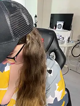 DienkaGreenn Live XXX chat
