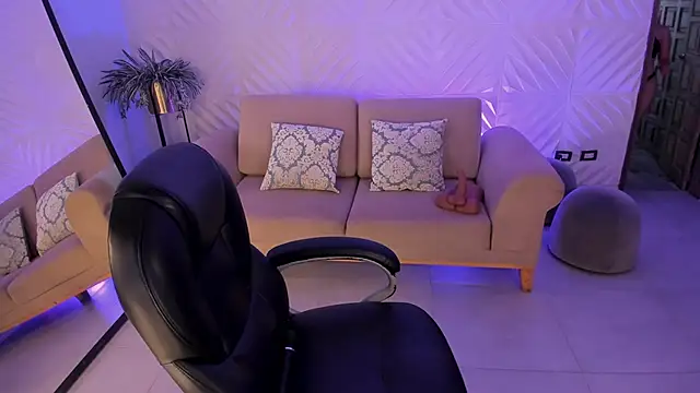 KylaMorrison live XXX chat