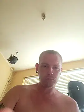 piercingpik Chat XXX in diretta
