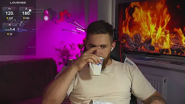 XXX chat uživo modela Sweeet__boy