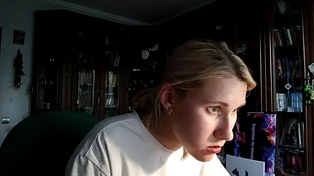 XXX chat uživo modela KellyOutdoor