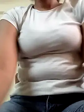 Show modela Arohi_069 na web-kameri