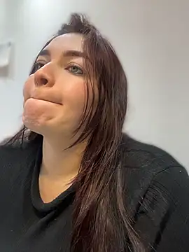 צ'אט XXX בשידור חי של sarahreyess_11