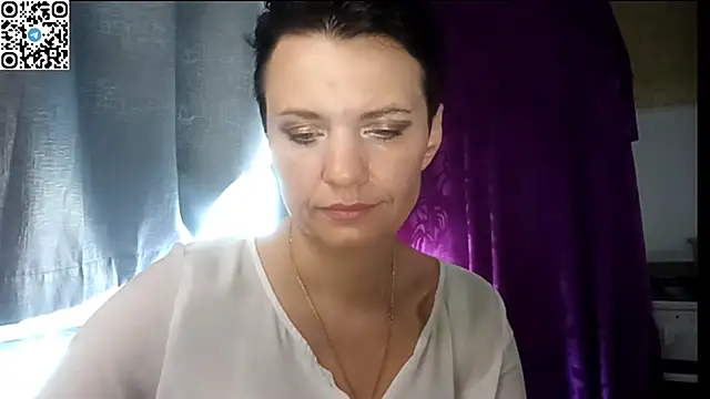 HotMamaQueen234's Live XXX Chat