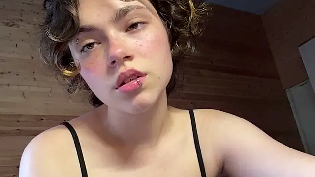 MaisieRendina Adlı Modelin Canlı XXX Sohbeti