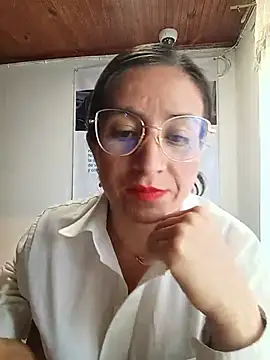 Valentina--1n Live XXX chat