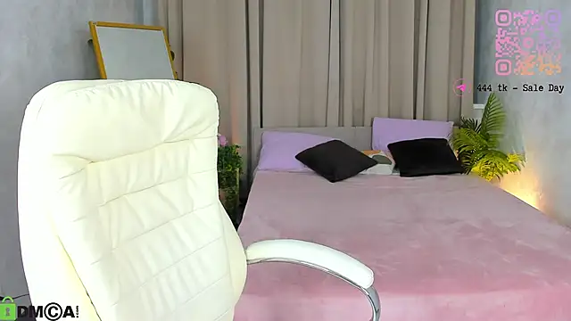 serinella_'s Live XXX Chat