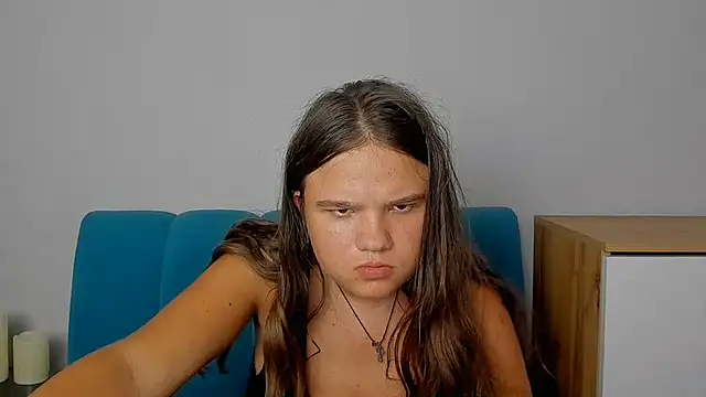 AdeleCruz: онлайн-секс-чат