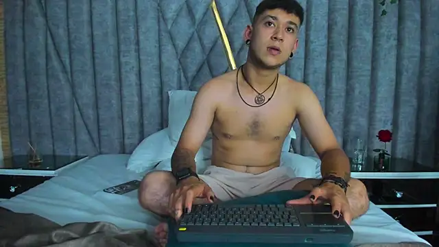 MarkLaurens webkamerás műsora