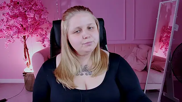 SladaDell élő XXX-chatje