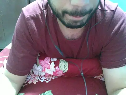 Precumboner élő XXX-chatje