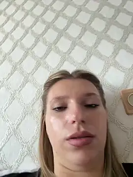 adel_secret's Live XXX Chat