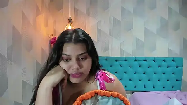 LindaBreeS 现场XXX聊天