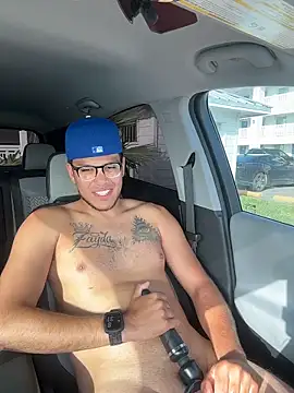 StrokingDaddy4 élő XXX-chatje