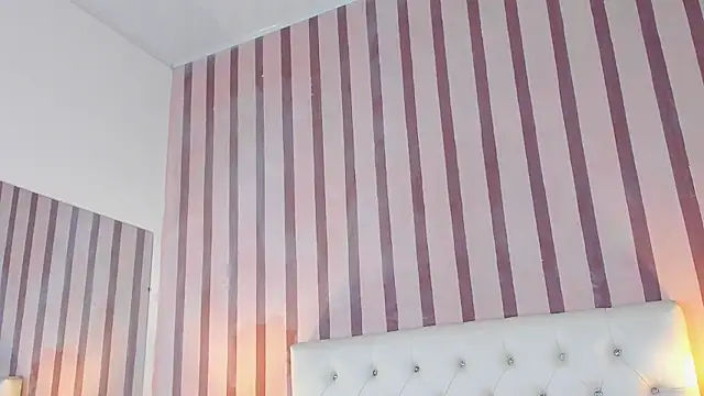 Mia-Stones' Live XXX Chat