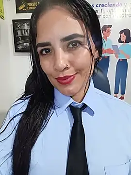 MAYE__13 Adlı Modelin Canlı XXX Sohbeti