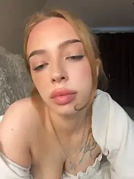 Онлайн чат XXX Hannah_xBaby
