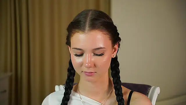 צ'אט XXX בשידור חי של CythiaKaluzny