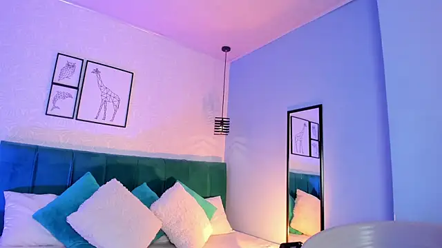 ninna_curly Adlı Modelin Canlı XXX Sohbeti