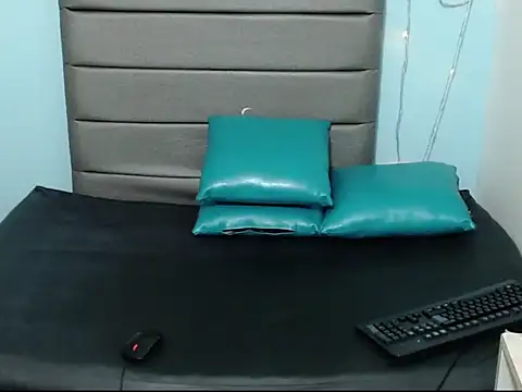 casandraroberthrs707's Live XXX Chat