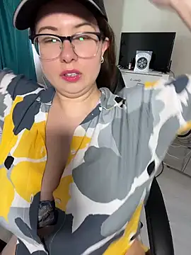 DienkaGreen's Live XXX Chat