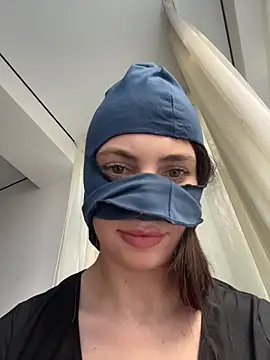 CurlyLara Live XXX-Chat