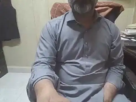 hairymaster95's Live XXX Chat