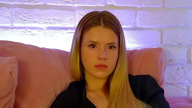 Chat +18 de MilanaBalmain ao vivo