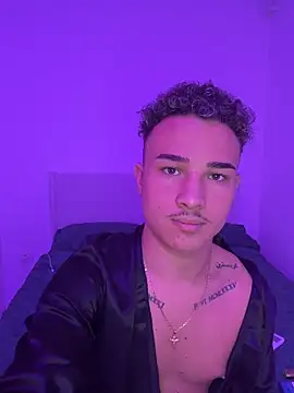 צ'אט XXX בשידור חי של Enzo_Luxury