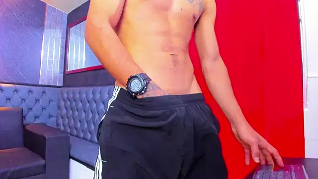 Dominant_kiingn Live XXX chat