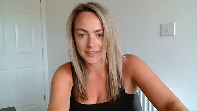 Czat XXX na żywo – LouiseLovesFun