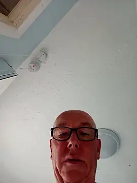 Saintbull68 Webcam show