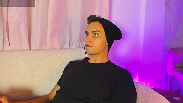 XXX chat uživo modela andrewevans46