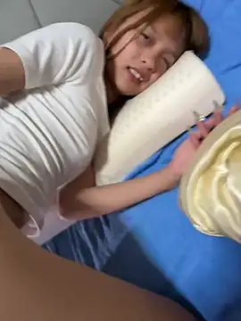 yangyang520-18girl Show Webcam