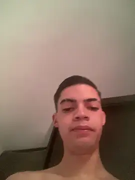 Latinos_2001 Adlı Modelin Web Kamerası Şovu