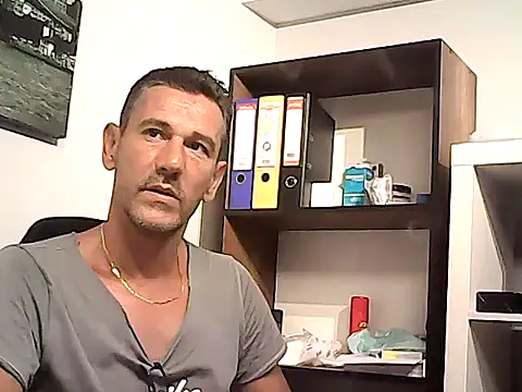 mastercharisma35 Adlı Modelin Canlı XXX Sohbeti