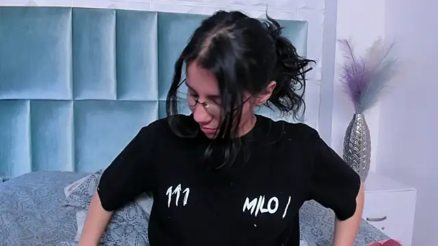 HollyPeach Live XXX Chat
