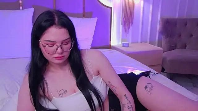 CindyMil লাইভ XXX চ্যাট
