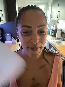 SweetPetiteNoir Live XXX-Chat