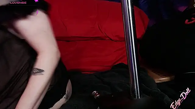 Czat XXX na żywo – Edge_Doll