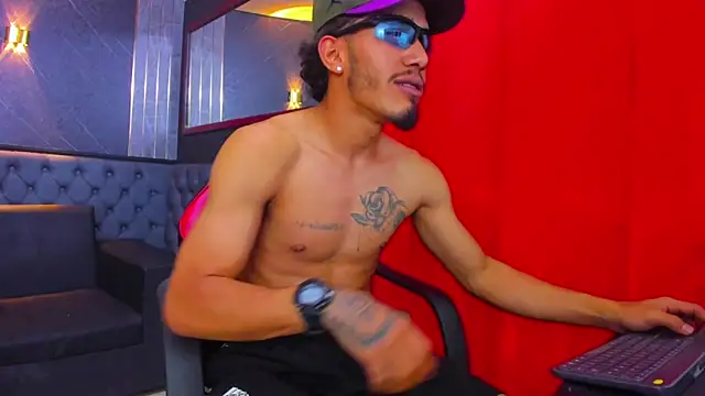 Chatroom XXX en direct de Dominant_kiing