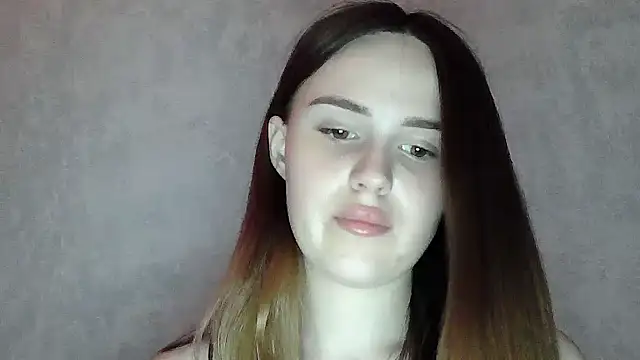 צ'אט XXX בשידור חי של SweetLoraa