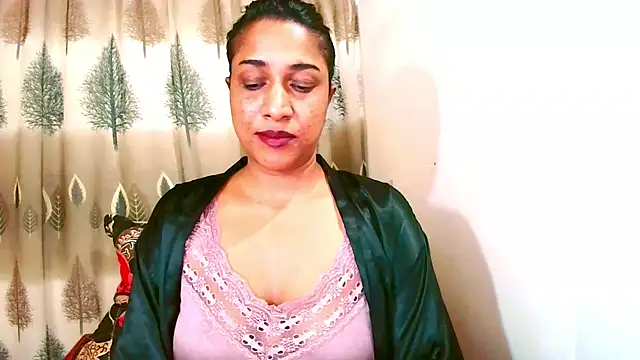 Czat XXX na żywo – Indian_Erotic69
