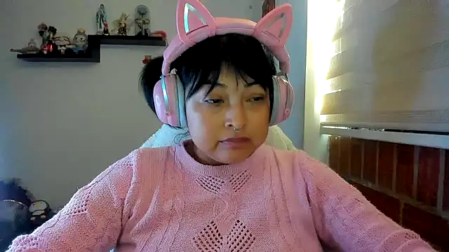XXX chat uživo modela Shaddycute_