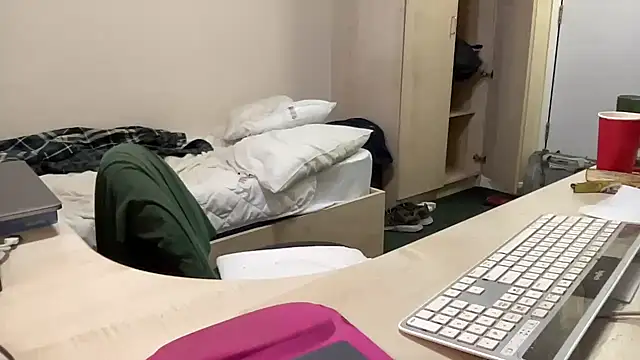 XXX chat uživo modela coach-karl