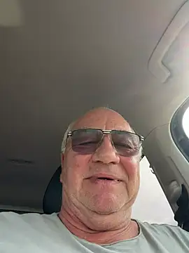 Živý XXX chat biggandybig