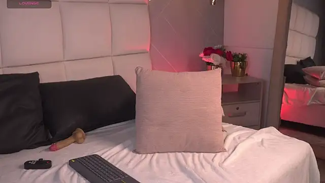 SaraMonroe1's Live XXX Chat