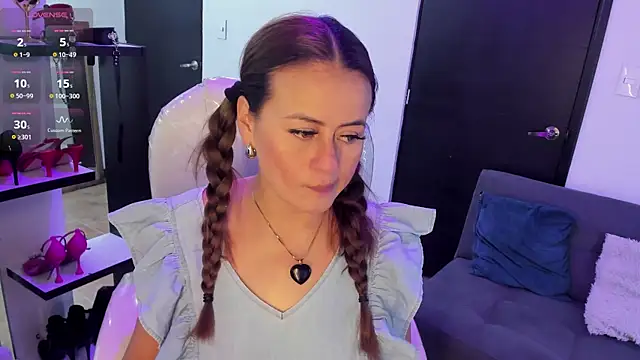 magenta_maturr's Live XXX Chat