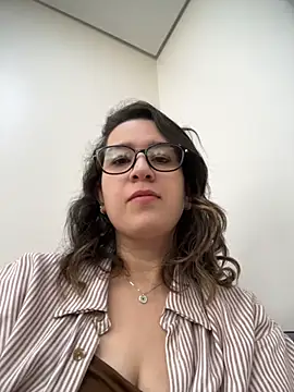 Chat +18 de amooraaamoon ao vivo